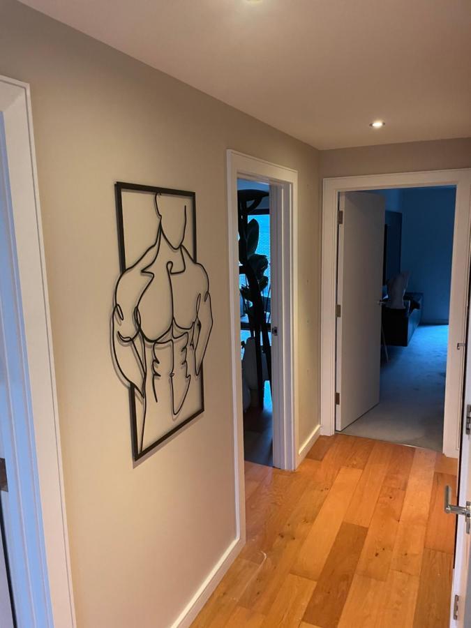 Cosy Bedroom In Luxury Apartment London Eksteriør bilde