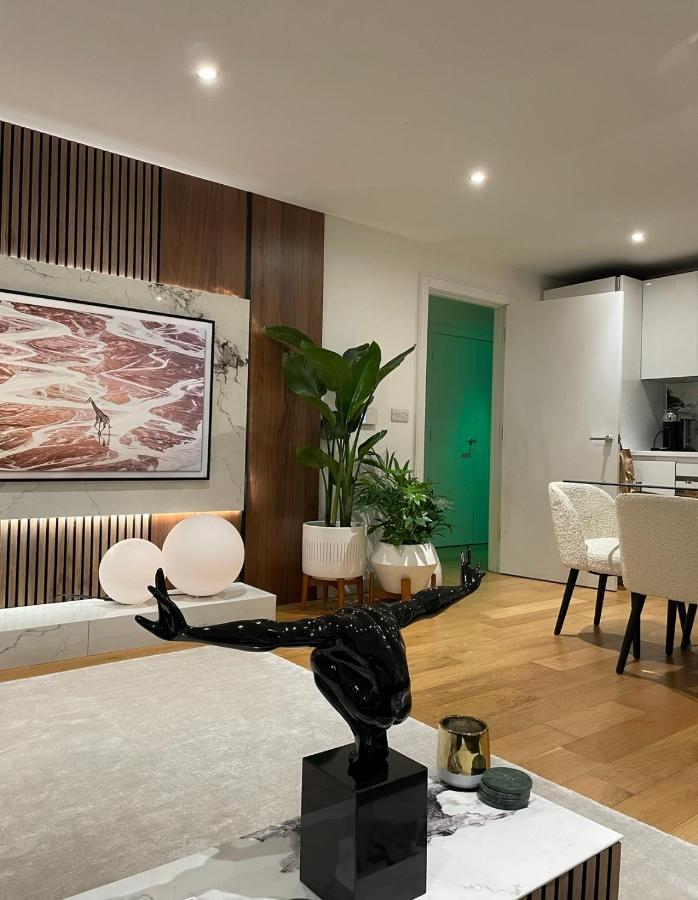 Cosy Bedroom In Luxury Apartment London Eksteriør bilde