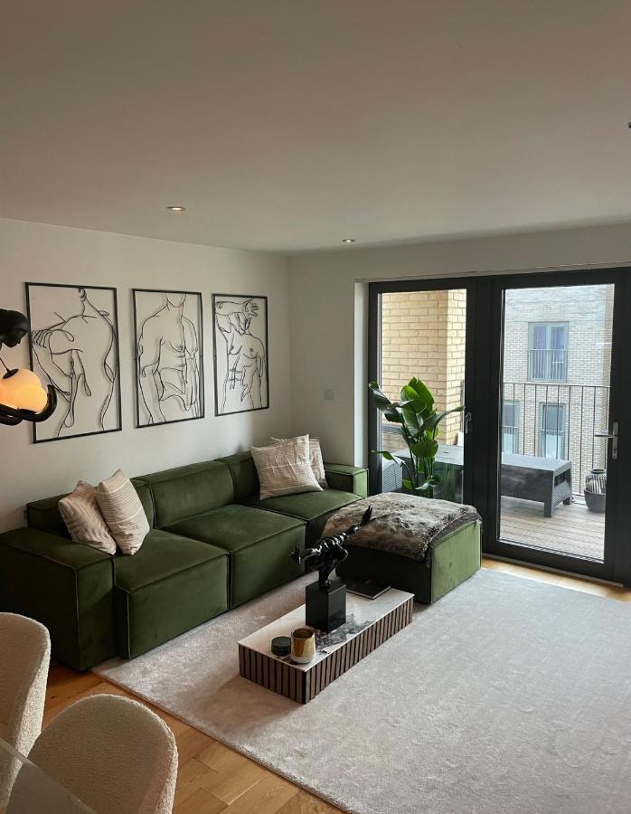 Cosy Bedroom In Luxury Apartment London Eksteriør bilde