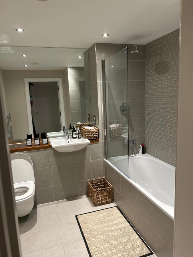 Cosy Bedroom In Luxury Apartment London Eksteriør bilde